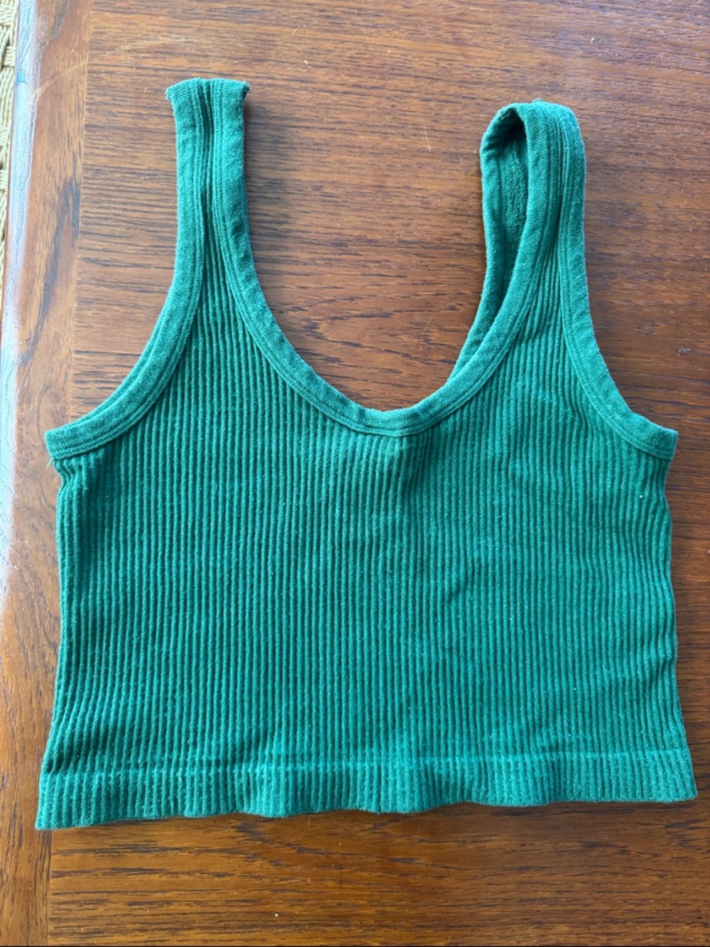 Mono B Green Ribbed V-Neck Cropped Tank Top - size M - Picture 5 of 5